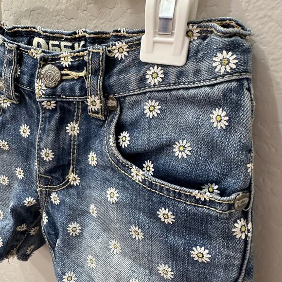 Peek Daisy Floral Cut Off Jean Shorts - Picture 2 of 6